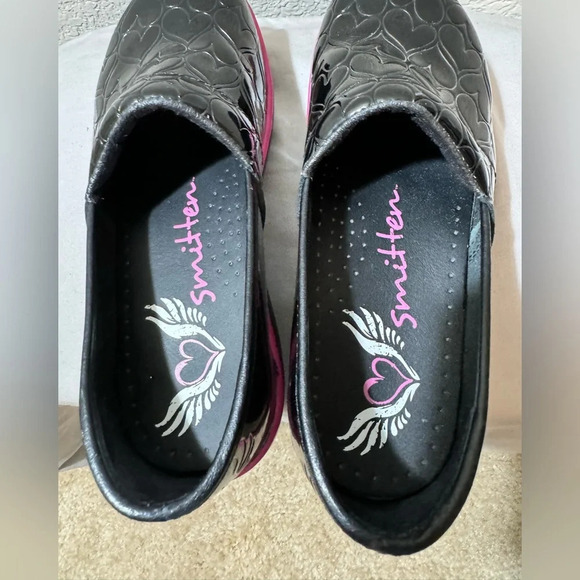 Smitten Womens Faux Patent Leather Clog Medical/Nurse Shoes Heartthrob 37/6.5 US - Picture 8 of 8